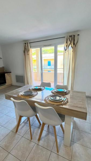 Appartement spacieux avec terrasse et parking privé